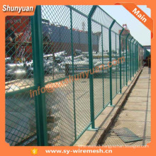 SHUNYUAN Factory ! PVC coated Wire Mesh Fence